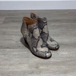 Lucky Brand yimira chinchilla snake leather print wedge ankle boot size 7.5